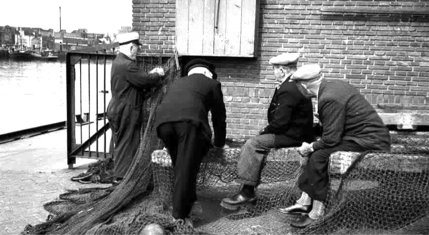 Historische foto havenkant IJmuiden